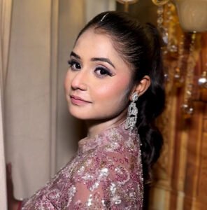 Professional bridal makeup artist in Delhi NCR providing VIP home service