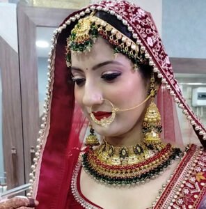 Professional bridal makeup artist in Delhi NCR providing VIP home service